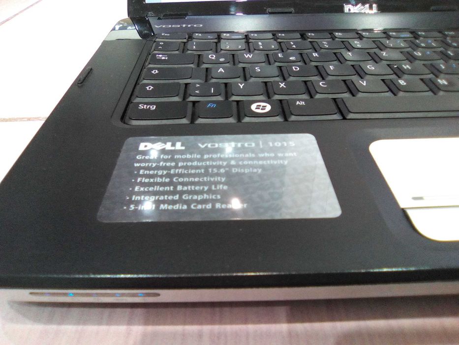Лаптоп DELL VOSTRO 1015