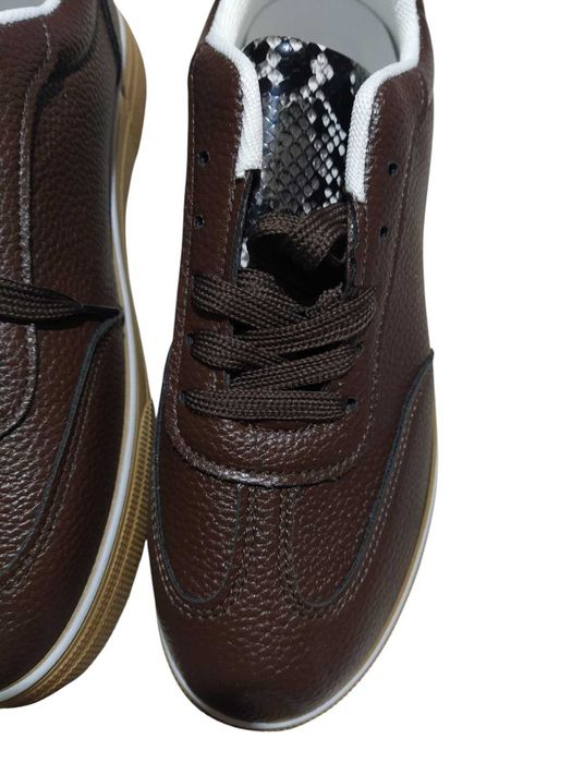 Нови и стилни тъмно-кафяви маратонки