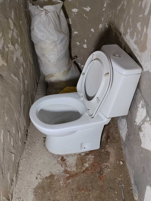 продам унитаз Санита Люкс