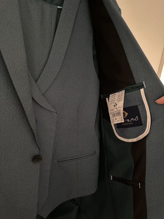 Продам костюм очень стильные