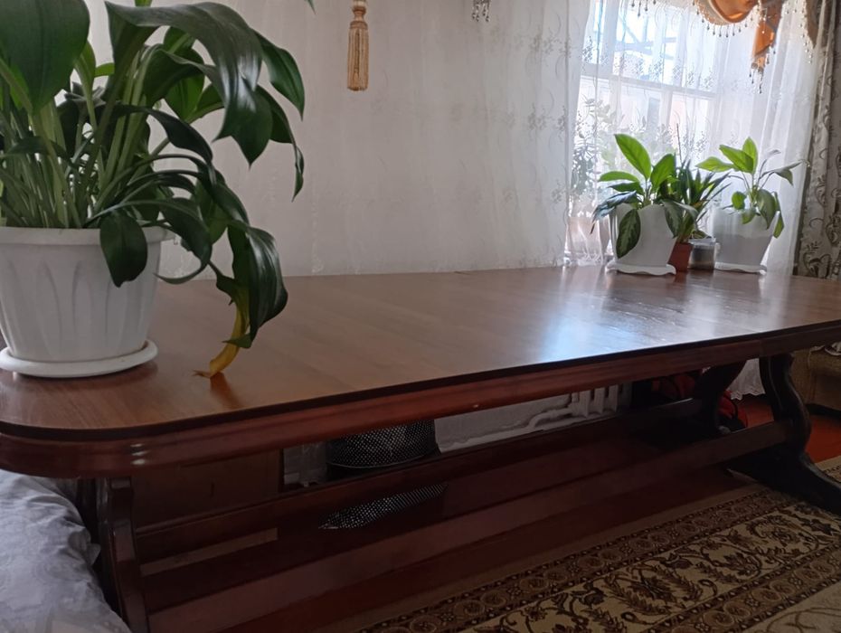 Продается стол за 65 тысяч