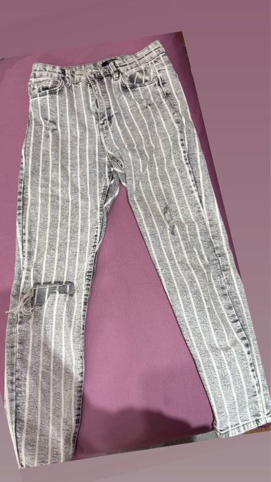 Дамски скъсани дънки