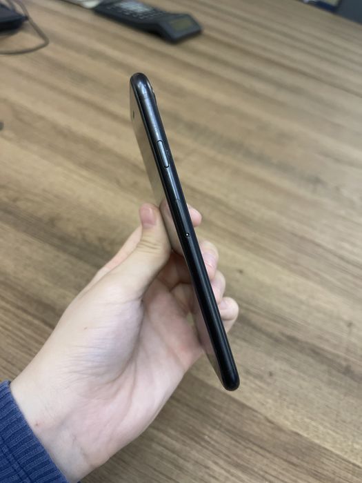 Продам Iphone SE