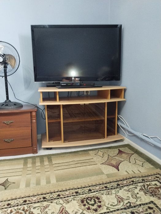 Тумбы под ТВ    разные модели