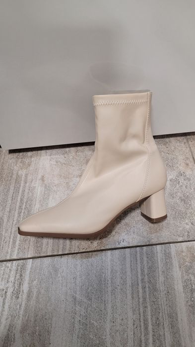 Кожени Дамски боти нови