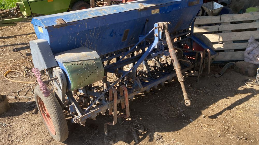 Tractor DTC 833 + utilaje