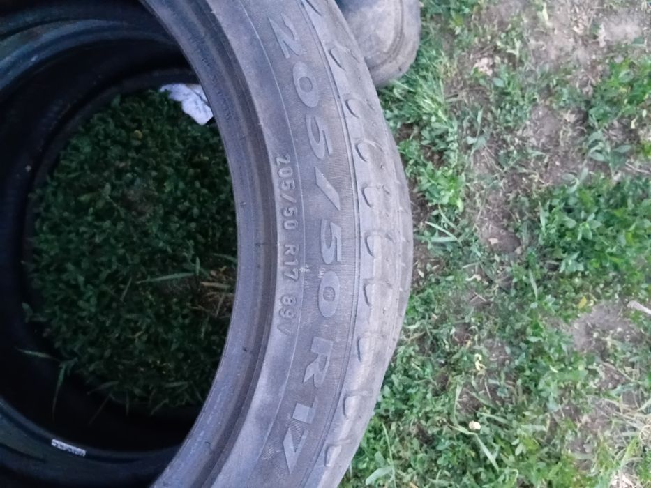 Продам резину на 17