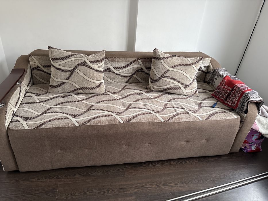 Canapea 3 persoan stare foarte buna