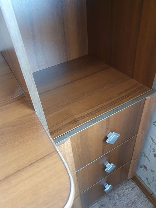 Продам компьютерный стол