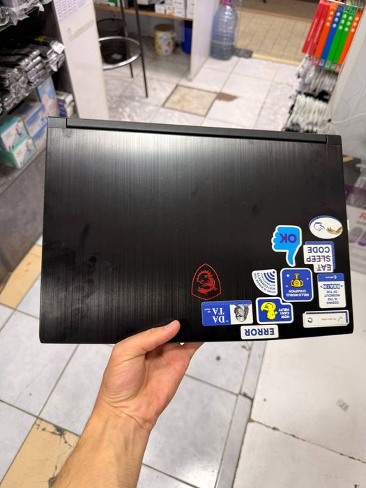 MSI sotiladi 512GB