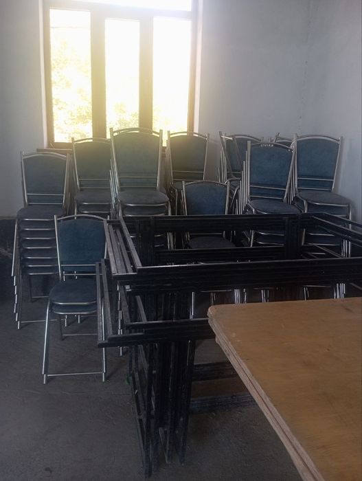 Narxi 32 ml 
10 kamp 100 ta 
1 ta stol atrofida 10 ta odam o'tiradi 
K