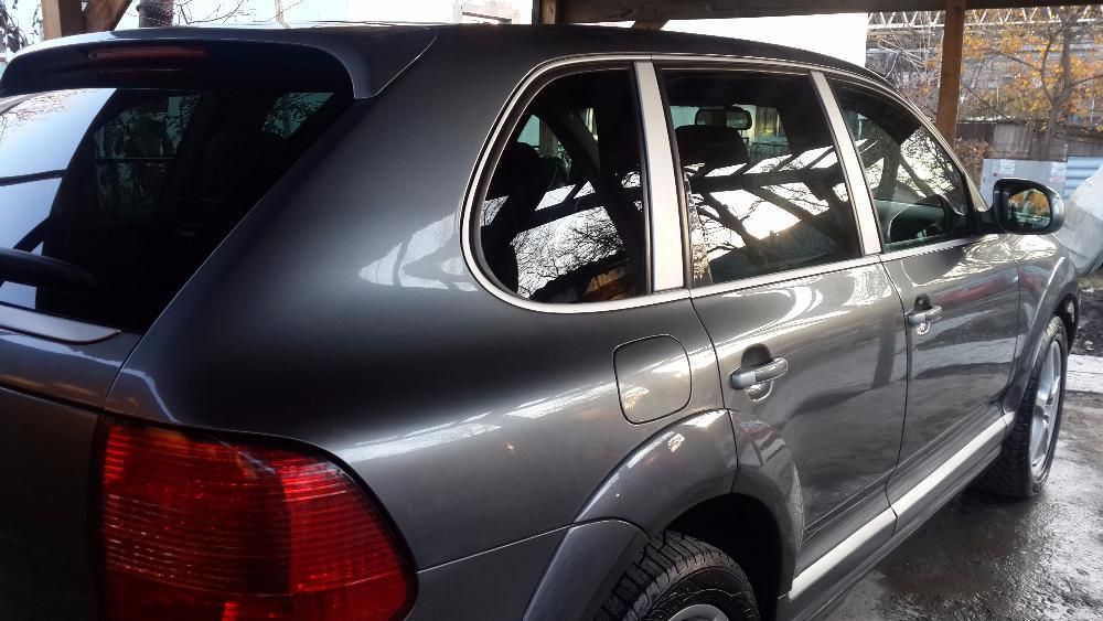 Продам бампер на Порш Кайенн