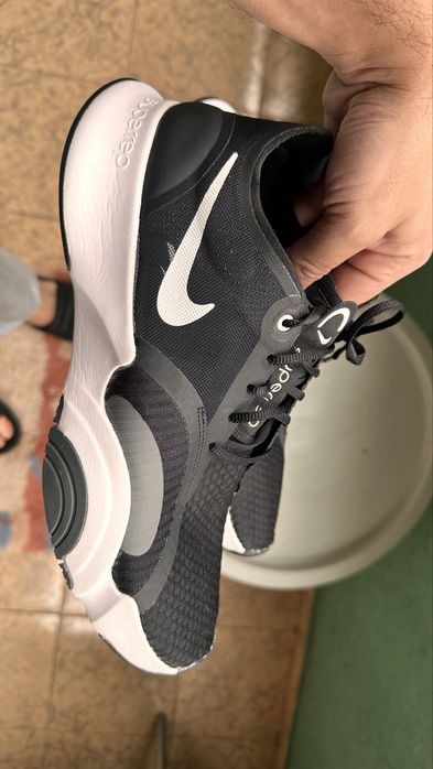 Маратонки Nike Superrep