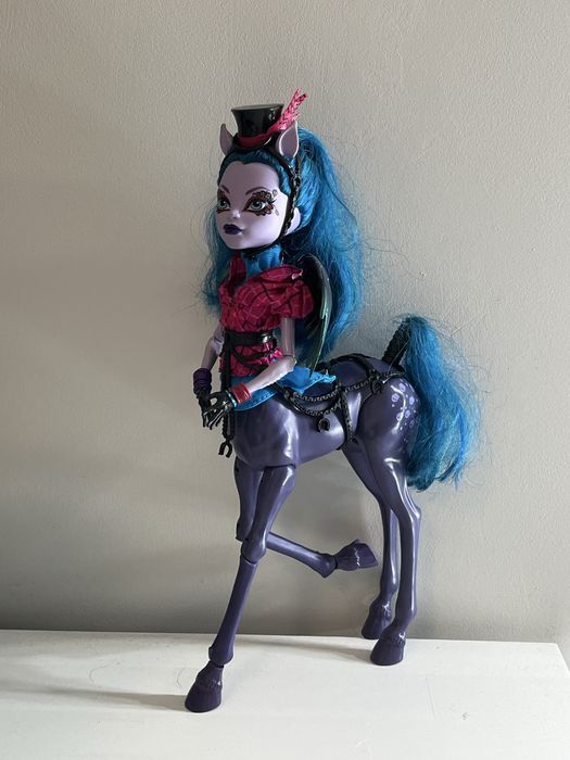 Авеа Троттер кукла монстер хай