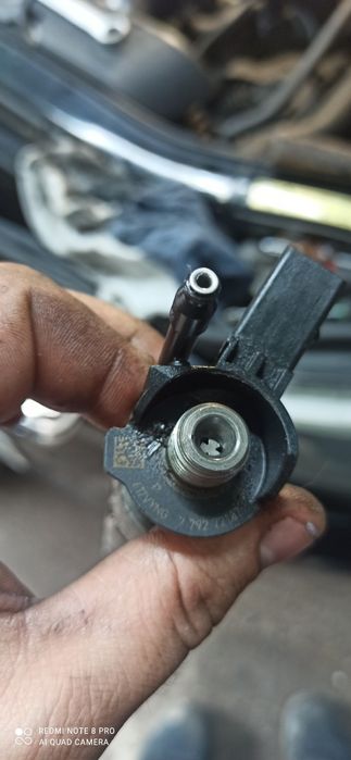 Vând injectoare BMW 231 cp 3.0 d