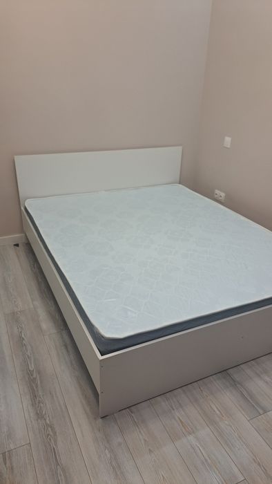 Кровать белая 160х200