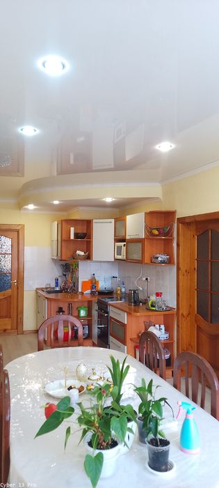 Продам квартиру 90 КВ.м. .