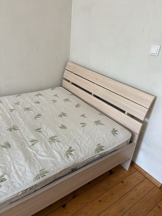 Продам кровать 140×200 с матрасом