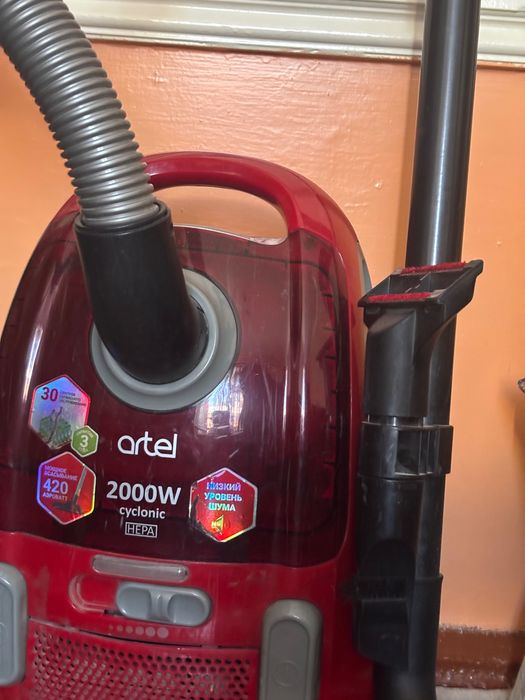 Artel VCC 0120 красного цвета