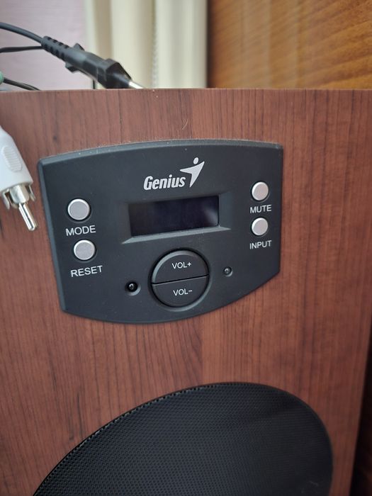 Vand sistem audio genius , 5 boxe plus subwoofer .