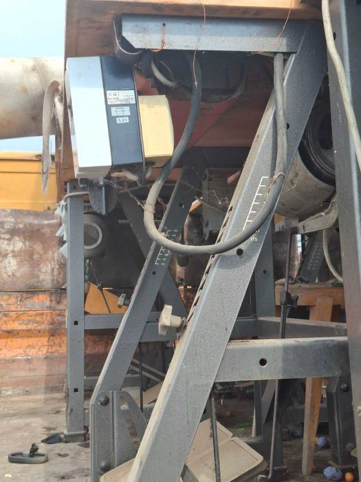 Професионална шевна машина - Права Текстима  Textima