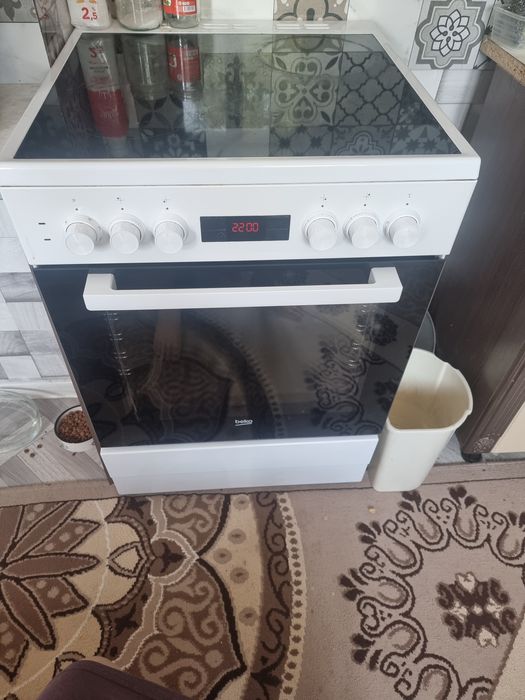 Продам электроплиту