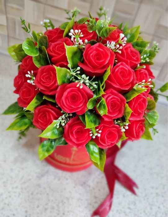 Sun’iy va sovunli gullar zakazga qiberiladi. yillab turadi