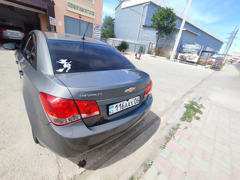 Продается Chevrolet Cruze 2011 г. 1.8. Автомат