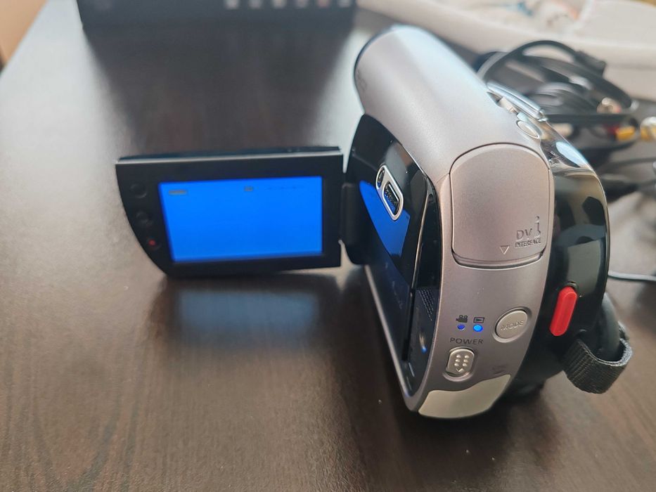 Видеокамера SAMSUNG - VP-D381 PAl