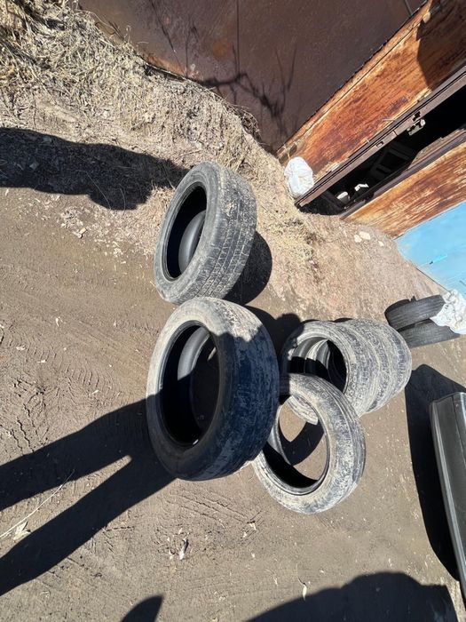 Продам шины в хорошем состоянии.