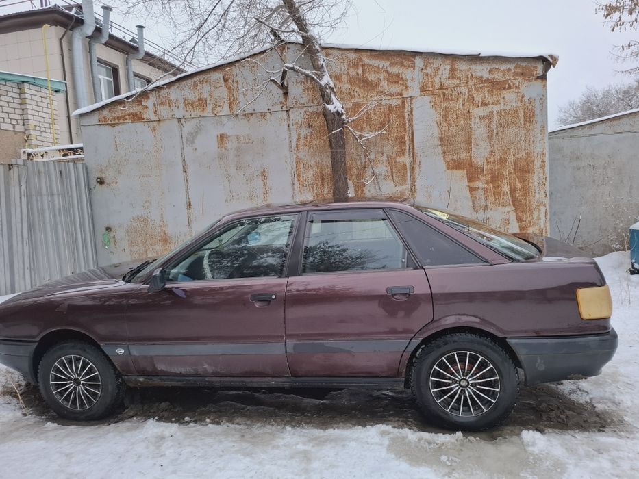Аudi  89. 80 бензин. Газ