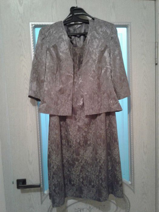 Ұзін төй көйлектер 50+ размерге