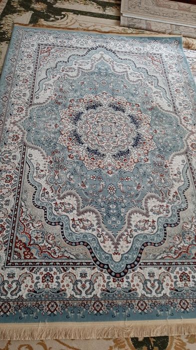 Продам ковры 2000