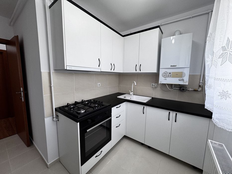 De inchiriat apartamnet 2 camere, 2 bai, langa mall, terasa