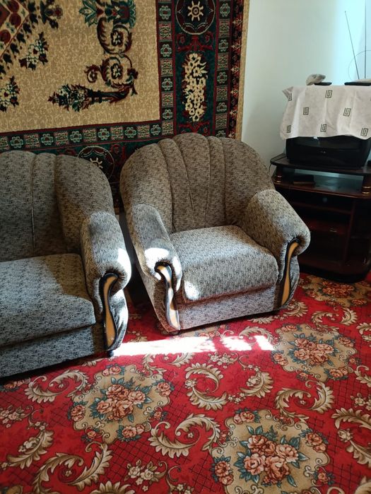 Диван и два кресла