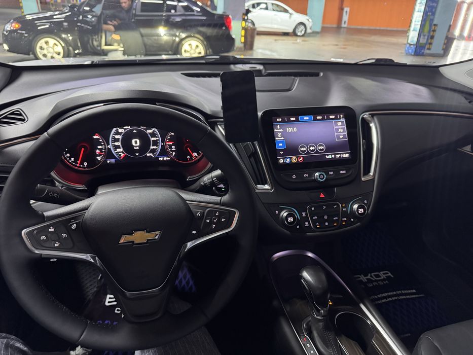 Malibu 2 premier turbo 2021 yil oq rang 98 000 km 22700$