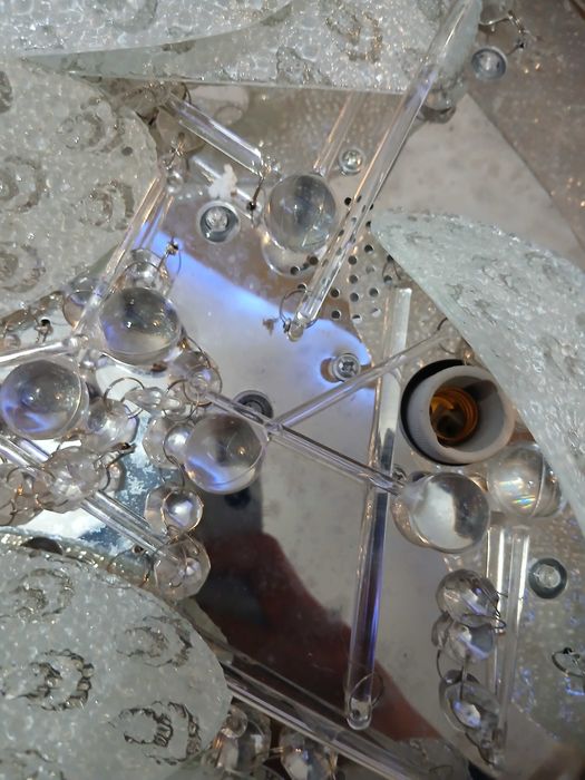 Полилеи с колони и Bluetooth влашка осветление