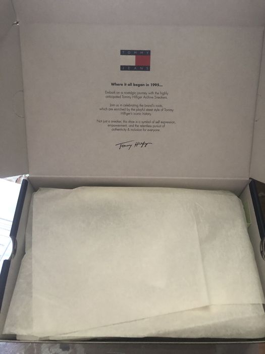 Adidasi tenisi Tommy Hilfiger “The Archive” piele noi in cutie