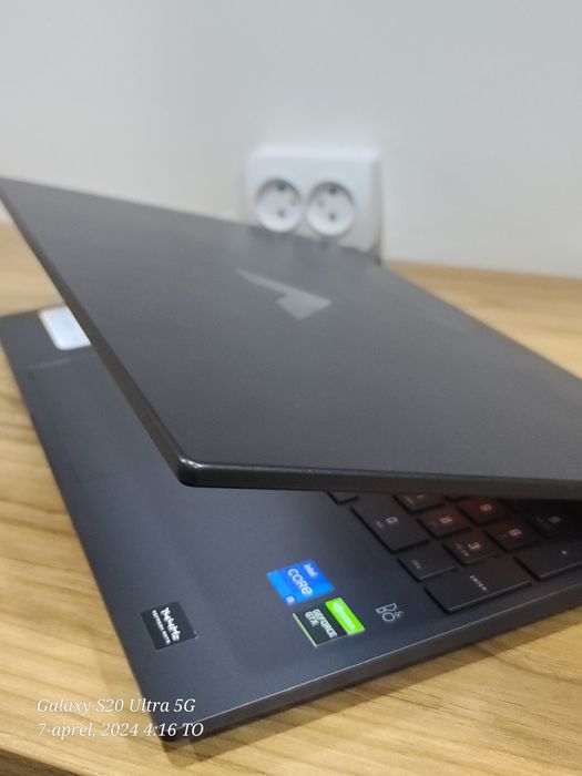 HP victus core i5 8gb aperativka 512gb ssd va GTX  4 GB video karta