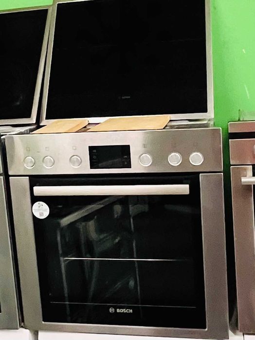 Комплект за вграждане: Фурна Bosch HEG73B450 с индукционен плот