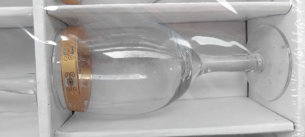 Set pahare aurite cu picior