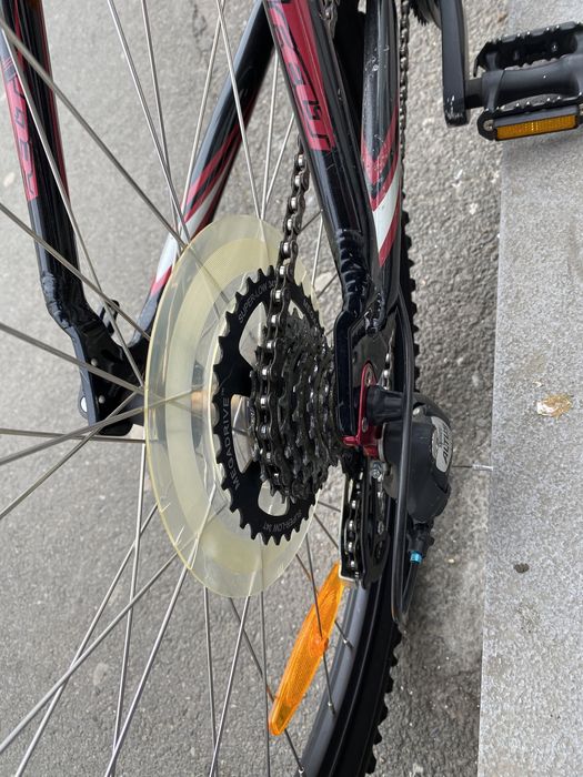 Bicicleta MTB din aluminiu Felt ca nouă, cu 18 viteze