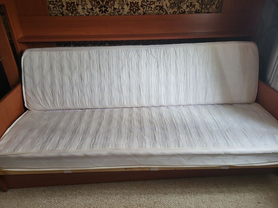 Кровать двухъярусная