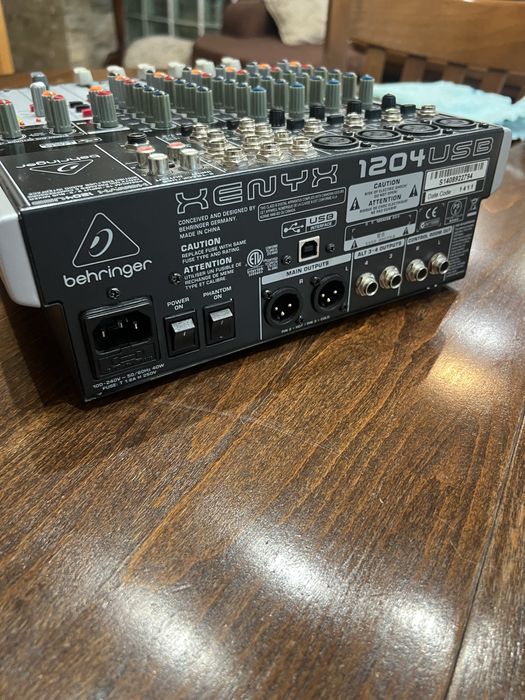 Behringer xenyx x1204 миксер/мишпулт