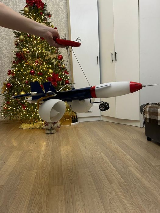 Продам люстру детскую