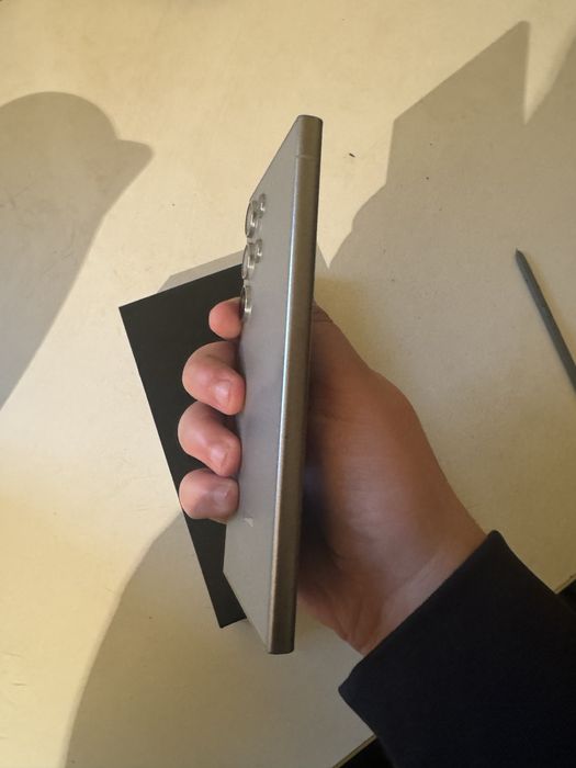 Продам Samsung S24 ULTRA