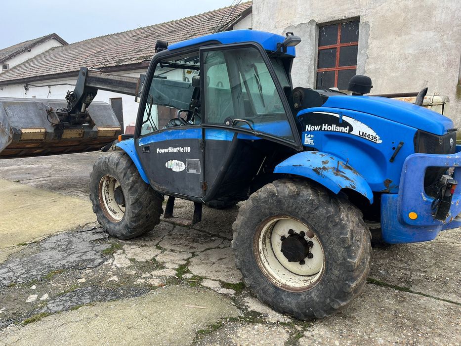 De vanzare incarcator telescopic New Holland LM435A