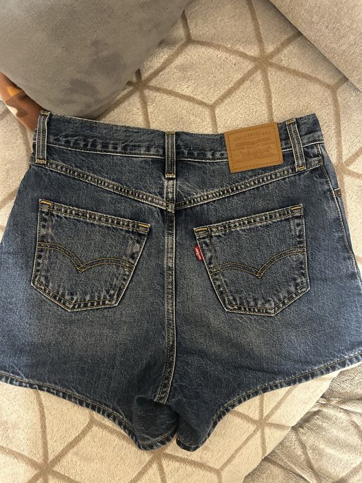 късото ново състояние на Levi's