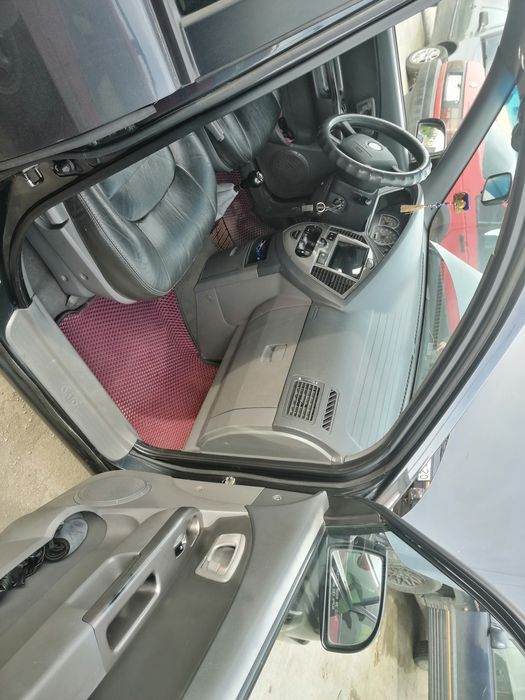 Продам Кия каренз