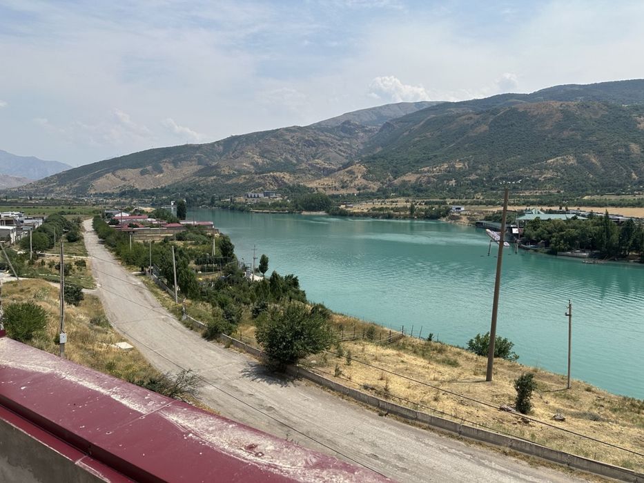 Dacha sotiladi 6 sotix.